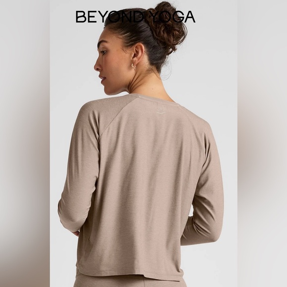 New Beyond Yoga Featherweight Daydreamer Pullover size Medium in Birch Heather - Picture 3 of 9
